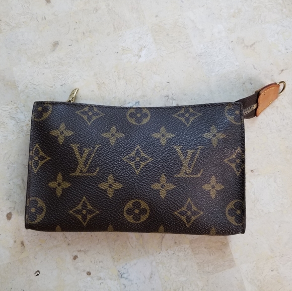 LOUIS VUITTON Classic Pouchette Monogram print - Picture 2 of 16